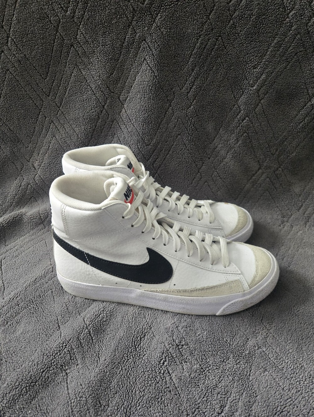 Nike Blazer Mid 77 Mid-Top Shoes Kids Sz 6Y Casual Sneakers Leather White.